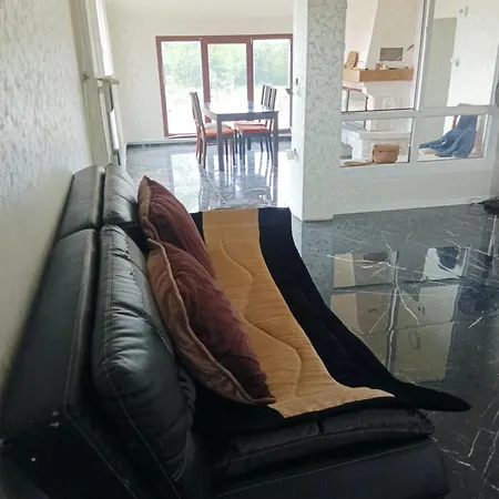 La Maison * Ticheville
